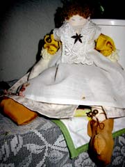 秋田で写した人形(樋口秘書撮影)