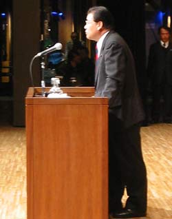 壇上の市田書記局長